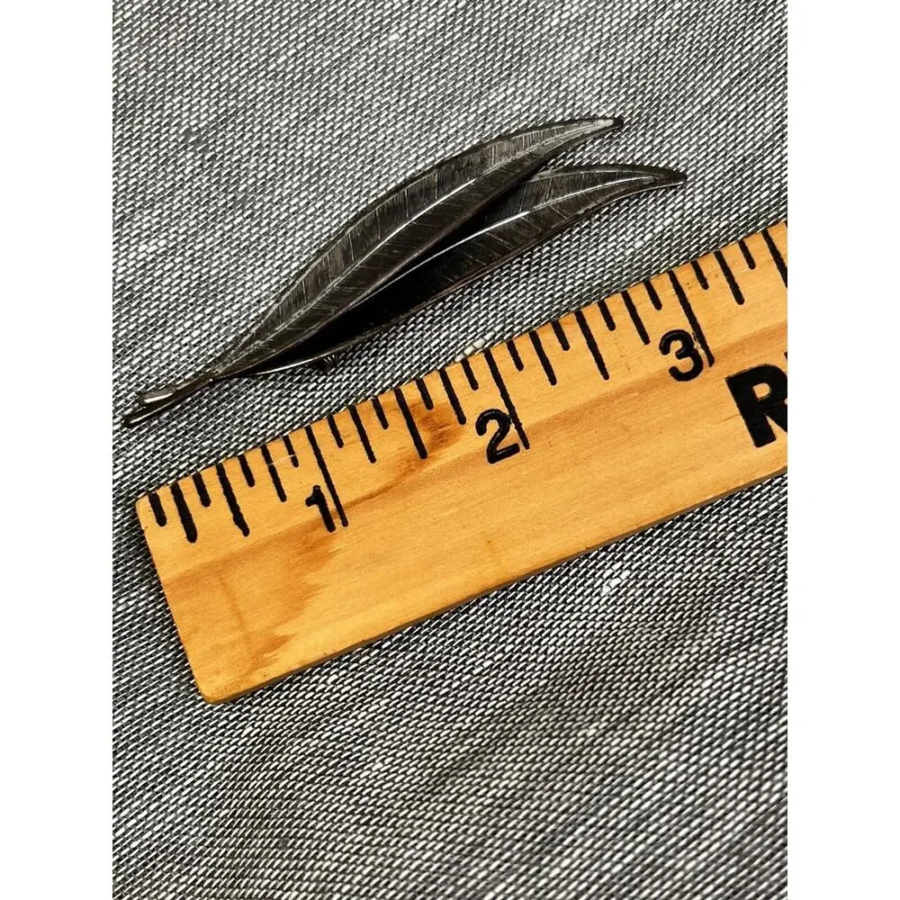 Leaf Pin Vintage Costume Jewelry Gold Preppy Career Minimalist
